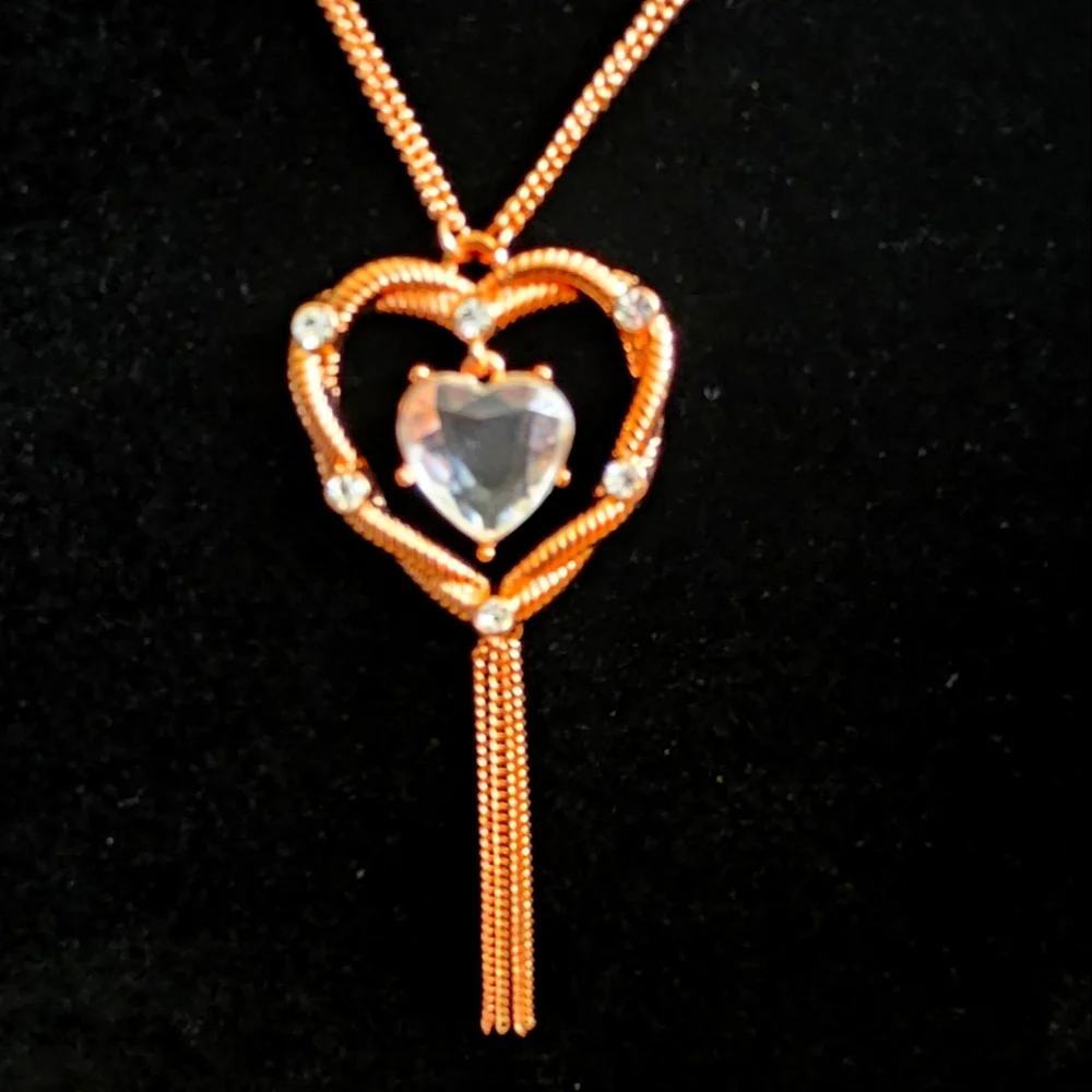 Betsey Johnson necklace - Picture 2 of 5
